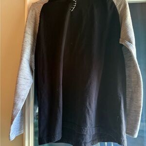 Women's Black and Gray Sweatshirt